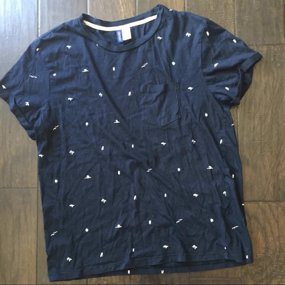 H&M Divided Navy T-shirt.
